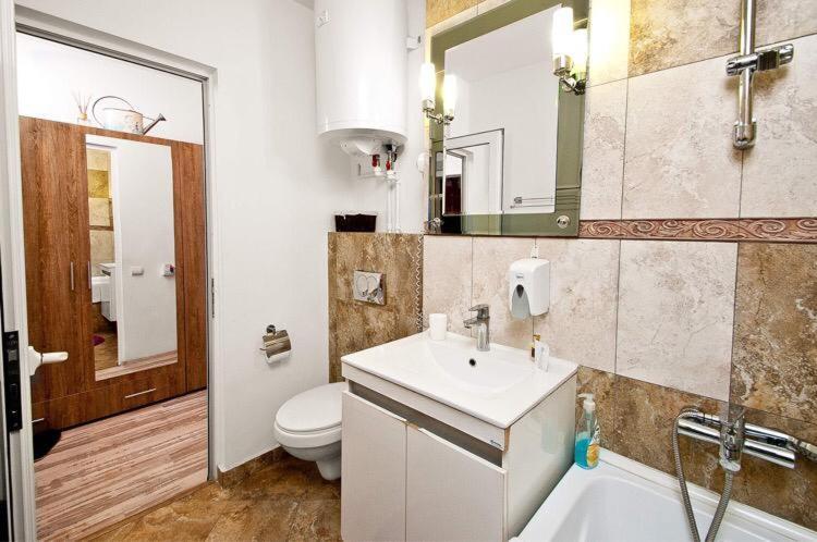 Lyla Apartment Galaţi Esterno foto